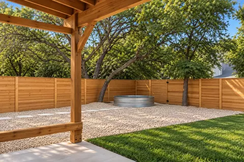 Exterior - 3917 Leafield Dr, Austin, TX 78749 photo 3 of 4