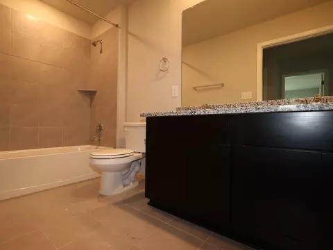Bath - 20021 Cornyn Ln, Manor, TX 78653 photo 2 of 2