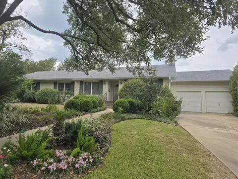 2602 Thomas Dr, Austin, TX 78703