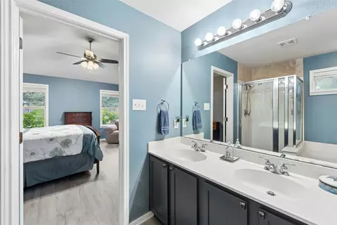 Bath - 2709 Katie Cv, Leander, TX 78641 photo 2 of 4