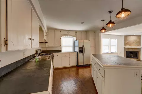 Kitchen - 1105 E 3rd St, Austin, TX 78702 photo 3 of 4