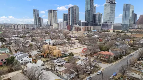 View/Area - 1105 E 3rd St, Austin, TX 78702 photo 2 of 4