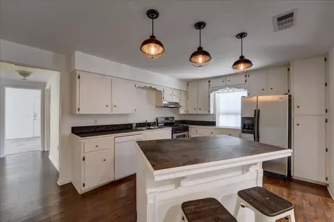 Kitchen - 1105 E 3rd St, Austin, TX 78702 photo 2 of 4