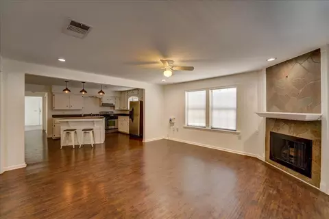 Living - 1105 E 3rd St, Austin, TX 78702 photo 1 of 5
