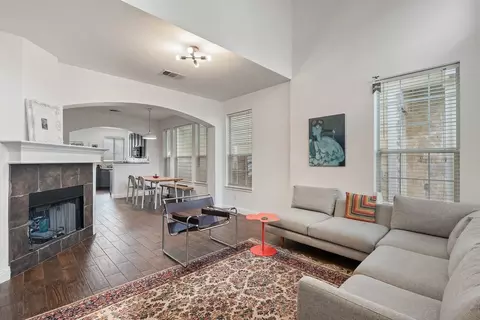 1819 Village Oak Ct, Austin, TX 78704