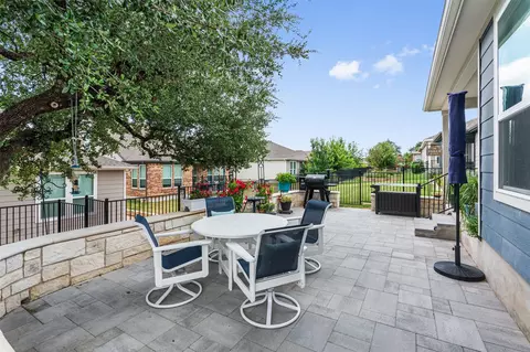 Exterior - 706 Kitty Hawk Rd, Georgetown, TX 78633 photo 5 of 7