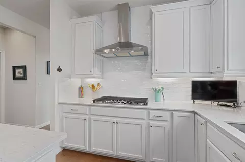 Kitchen - 706 Kitty Hawk Rd, Georgetown, TX 78633 photo 4 of 5