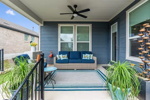 Exterior - 706 Kitty Hawk Rd, Georgetown, TX 78633 photo 3 of 7