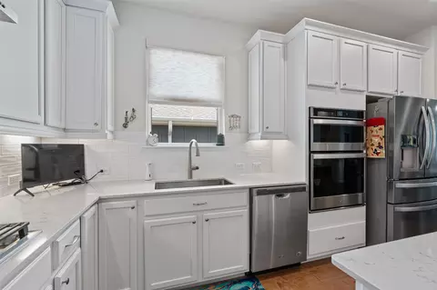 Kitchen - 706 Kitty Hawk Rd, Georgetown, TX 78633 photo 5 of 5