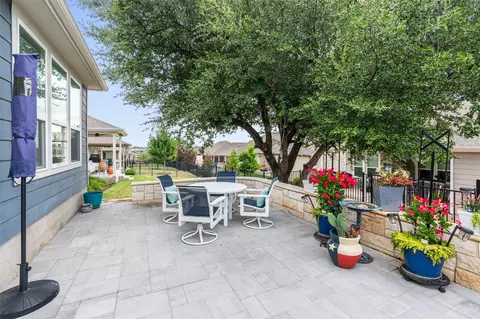Exterior - 706 Kitty Hawk Rd, Georgetown, TX 78633 photo 4 of 7