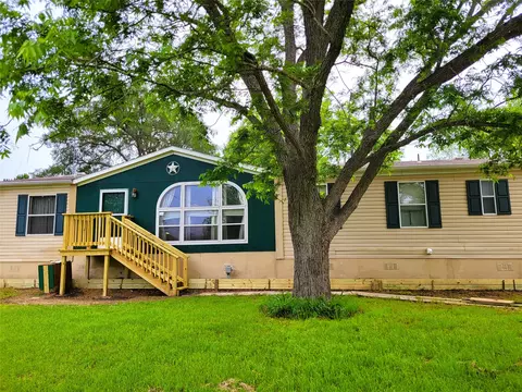 171 N Main St N, Paige, TX 78659