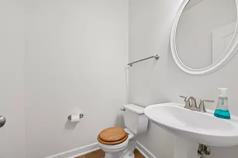 Bath - 344 Matthews Ln, Kyle, TX 78640 photo 1 of 4
