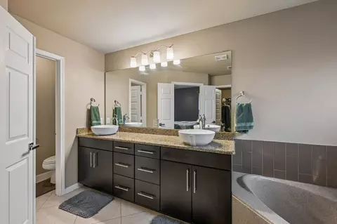 Bath - 2336 Lyla Ln, Leander, TX 78641 photo 2 of 4