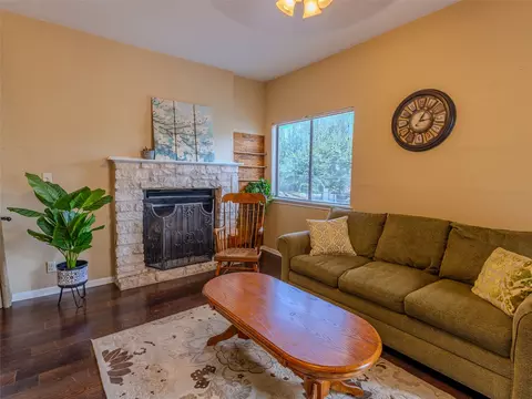 1013 Chestnut St #4, San Marcos, TX 78666