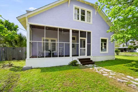 901 Kimbro St, Taylor, TX 76574