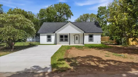 Undisclosed, Smithville, TX 78957
