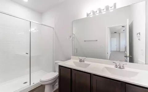 Bath - 217 Everglades Dr, Kyle, TX 78640 photo 1 of 2
