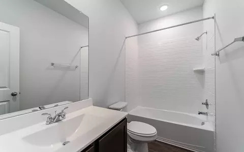 Bath - 217 Everglades Dr, Kyle, TX 78640 photo 2 of 2