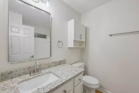Bath - 500 Britni Loop, Kyle, TX 78640 photo 2 of 2