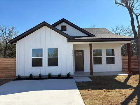 211 Big Bow, Smithville, TX 78957