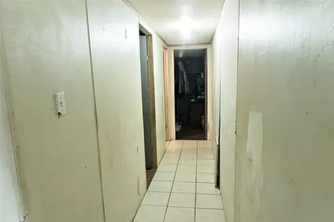 Entry Way - 109 Wayside Dr, Elgin, TX 78621 photo 1 of 2