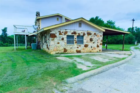 Exterior - 109 Wayside Dr, Elgin, TX 78621 photo 2 of 2