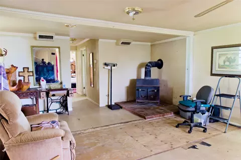 Living - 109 Wayside Dr, Elgin, TX 78621 photo 1 of 1
