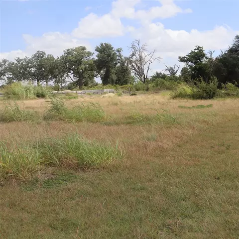 104 Mesones Rd, Florence, TX 76527