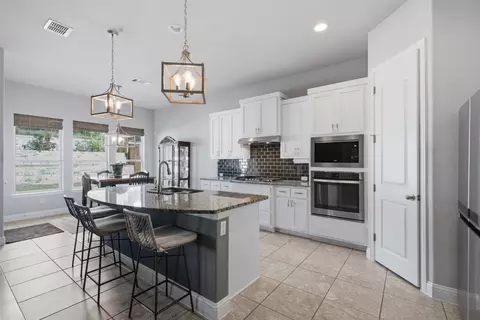 324 Stoney Point Rd, Austin, TX 78737