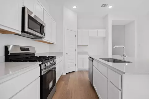 310 Bendecido Loop, Elgin, TX 78621 photo 10