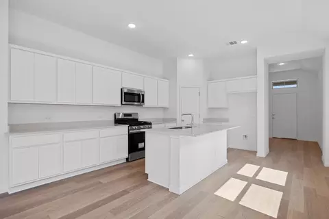 310 Bendecido Loop, Elgin, TX 78621 photo 9