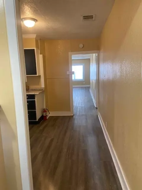 Entry Way - 214 S Hackberry Ave, Luling, TX 78648 photo 1 of 3