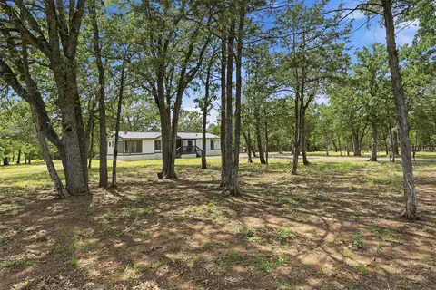 154 Antioch Rd, Smithville, TX 78957