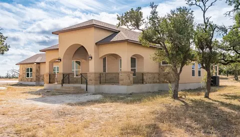 288 Nott Branch Rd, Harper, TX 78631