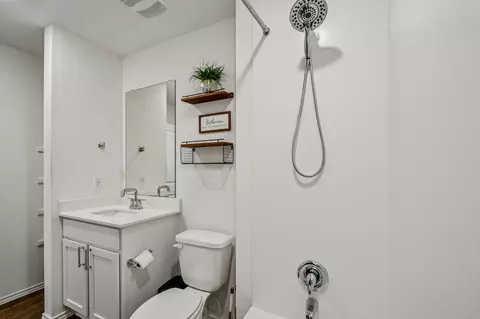 Bath - 519 Sandringham Loop, Kyle, TX 78640 photo 1 of 3