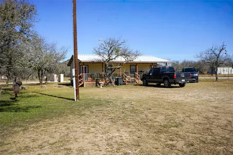 831 Magers Rd, Concan, TX 78838 photo 11