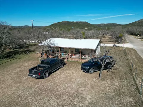831 Magers Rd, Concan, TX 78838 photo 10