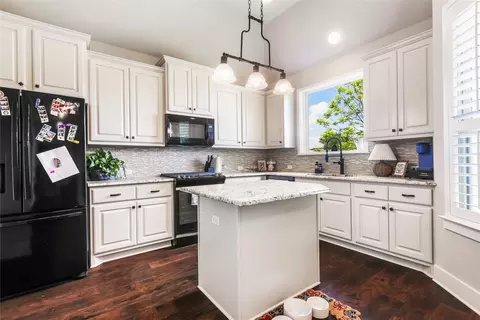 Kitchen - 9407 Mcknight Loop #9, Austin, TX 78717 photo 2 of 3