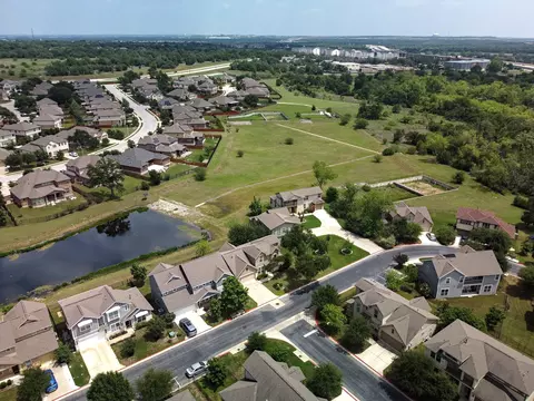 View/Area - 9407 Mcknight Loop #9, Austin, TX 78717 photo 6 of 11