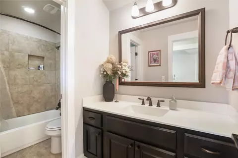 Bath - 9407 Mcknight Loop #9, Austin, TX 78717 photo 5 of 5