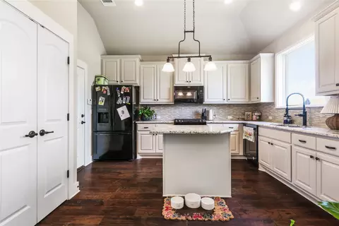 Kitchen - 9407 Mcknight Loop #9, Austin, TX 78717 photo 1 of 3