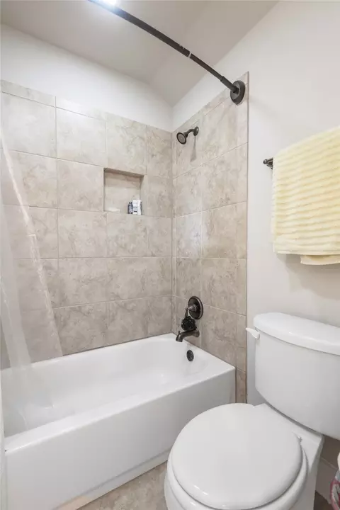 Bath - 9407 Mcknight Loop #9, Austin, TX 78717 photo 4 of 5