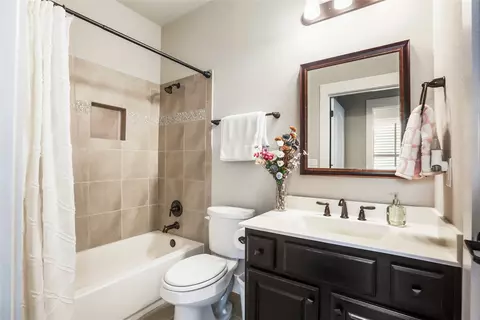 Bath - 9407 Mcknight Loop #9, Austin, TX 78717 photo 3 of 5