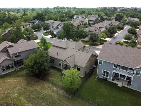 View/Area - 9407 Mcknight Loop #9, Austin, TX 78717 photo 10 of 11