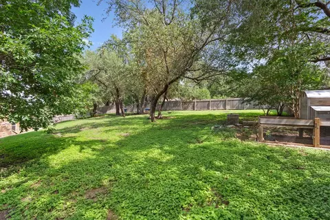 Exterior - 320 Ridge View Dr, Georgetown, TX 78628 photo 8 of 8