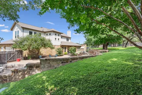 Exterior - 320 Ridge View Dr, Georgetown, TX 78628 photo 6 of 8
