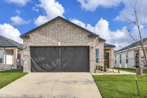 3431 Old Almonte Dr, San Antonio, TX 78224