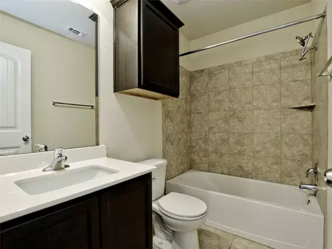 Bath - 141 Igneous Ln, Jarrell, TX 76537 photo 2 of 2