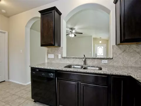 Kitchen - 141 Igneous Ln, Jarrell, TX 76537 photo 5 of 5