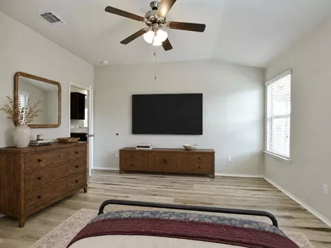Bedroom - 141 Igneous Ln, Jarrell, TX 76537 photo 2 of 5